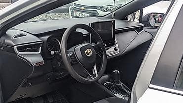 обмен на чанган: Toyota Levin: 2019 г., 1.8 л, Вариатор, Гибрид, Седан — 10