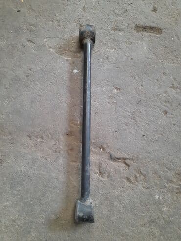 продаю связи с переездом: Subaru Forester рычаг поперечный задний Субару Форестер рычаг — 3