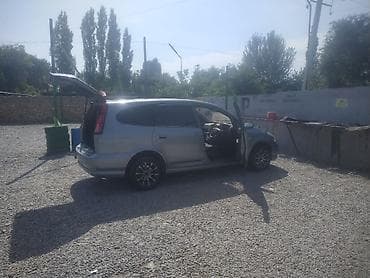 spark 2020: Honda Stream: 2004 г. — 5