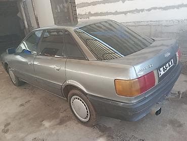 ауди 2015: Audi 80: 1988 г., Механика, Бензин, Седан — 2