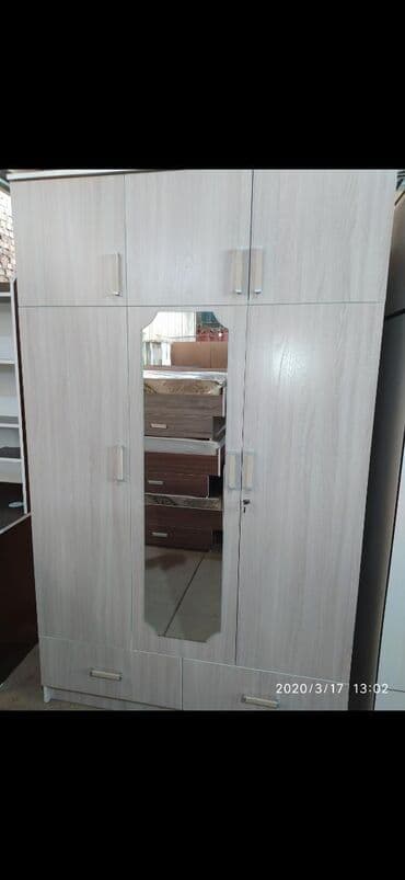 шкаф 3 дверные: Новый шкаф трехдверный 
Российский ламинат
В наличии есть расцветки — 8