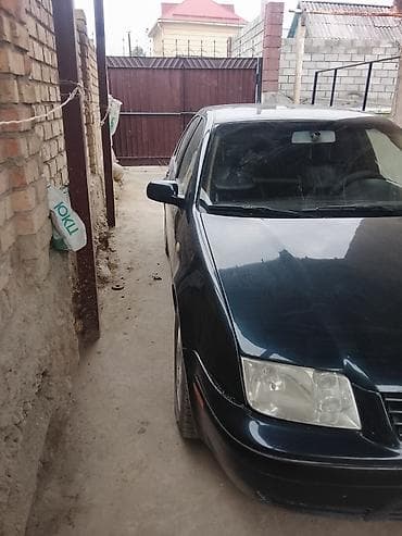 Volkswagen Bora: 2003 г., 2 л, Кол менен иштөөчү, Бензин, Седан — 1