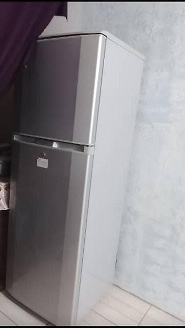 Холодильник Hitachi, Б/у, Однокамерный, 80 * 160 * 160