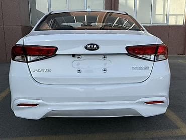 camry 2010: Kia Forte: 2020 г., 1.6 л, Механика, Бензин, Седан — 5