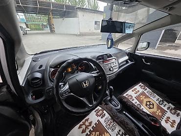 обмен на малолетражку: Honda Jazz: 2011 г., 1.3 л, Вариатор, Бензин, Хэтчбэк — 8