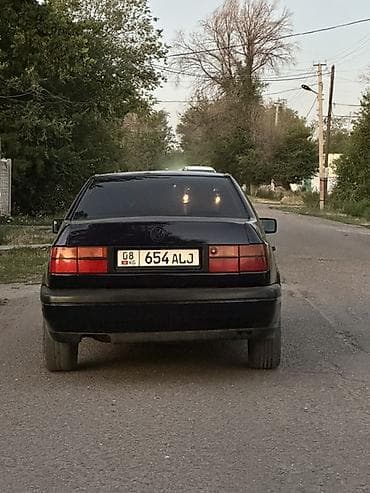 дверь форестер: Volkswagen Vento: 1993 г., 1.8 л, Механика, Бензин, Седан — 4