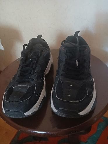 nike tech flece: Кроссовки мужские, черные с контрастной белой подошвой. - Тип — 3