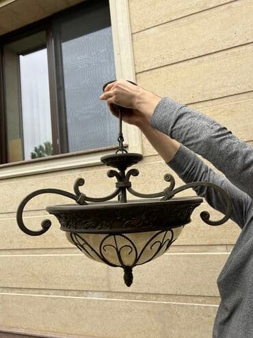 люстра дордой: Продается люстра. Оригинальная, в античном стиле, на три лампочки — 1