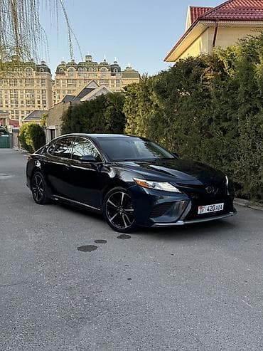 mersedes e320: Toyota Camry: 2018 г., 2.5 л, Автомат, Бензин, Седан — 3