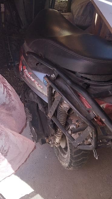 Скутер (бензиновый), городской/утилитарный тип.цена договорная