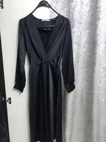 Платье стильное и нарядное ;очень красиво и женственно ;размер 42-46