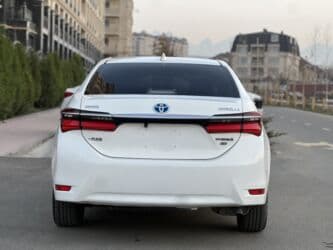 купить авто без посредников от хозяина недорого: Toyota Corolla: 2019 г., 1.8 л, Робот, Гибрид, Седан — 7