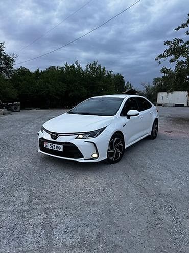 Транспорт: Toyota Corolla: 2022 г., 1.8 л, Гибрид, Седан — 1