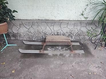 Деревянные санки на металлических полозьях - Классическая
