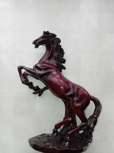 Статуэтка лошади. Сломано одно ухо. Цена указана с учётом поломки at lalafo.kg Статуэтка лошади. Сломано одно ухо. Цена указана с учётом поломки