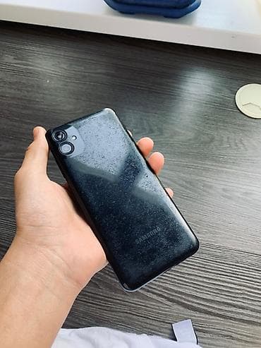 tcl 55: Samsung Galaxy A04e, Б/у, 64 ГБ, цвет - Черный, 2 SIM — 3