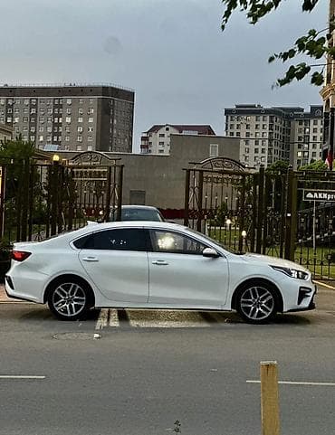 меняю на недвижимость: Kia K3: 2018 г., Автомат, Бензин, Седан — 2