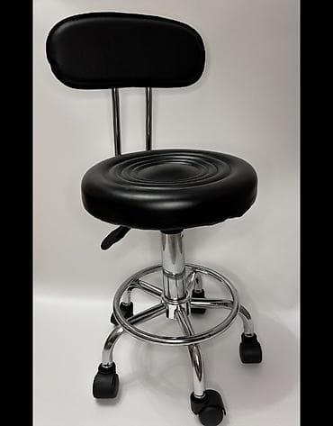 Стул для мастера Стул для салона красоты Б/У пользовались 3-4 месяца