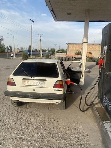 сткл: Volkswagen Golf: 1990 г., 1.3 л, Механика, Бензин, Хэтчбэк — 4