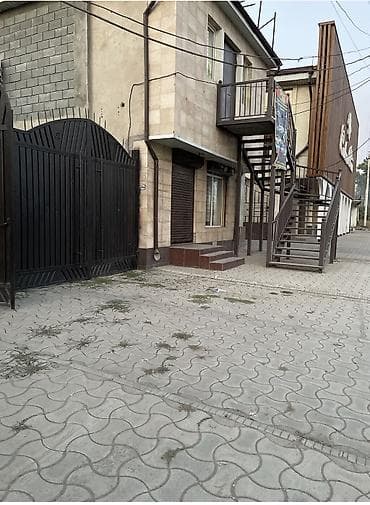 Дома: Продаю дом по трассе Военно-Антоновке. есть помещение коммерческое — 1