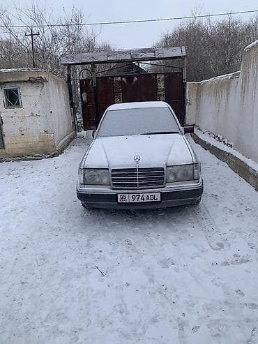 Транспорт: Mercedes-Benz W124: 1992 г., 2 л, Механика, Бензин, Седан — 4