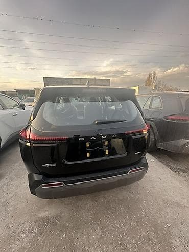 Унаа сатуу: Toyota RAV4: 2026 г., 2 л, Автомат, Бензин, Кроссовер — 2