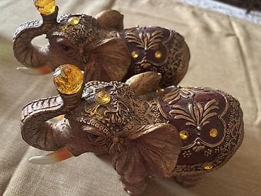 table lamp: Это пара декоративных статуэток слонов, изготовленных из смолы и — 2