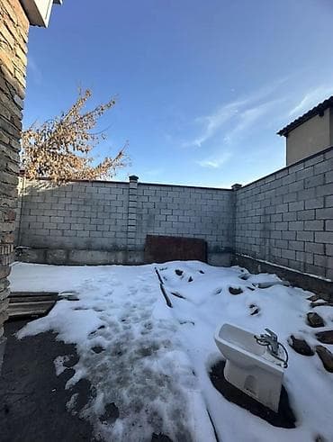 продаю дом с последующим выкупом: Уй 🏡 сатылат . Аламедин (ГЭС-2) 📍Дордой тарап жакта. 4 -комнат . Жер — 5
