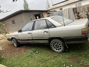 Audi 100: 1986 г., 2.3 л, Механика, Бензин, Седан — 5
