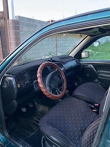 Volkswagen: Volkswagen Golf: 1993 г., 1.8 л, Механика, Бензин, Хэтчбэк — 4