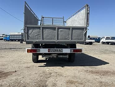 тс кg: Легкий грузовик, Mercedes-Benz, Стандарт, 3 т, Б/у — 5
