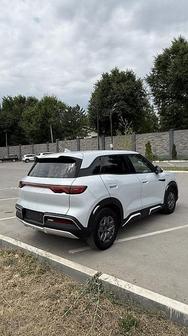 byd леопард 5: BYD Yuan Up: 2024 г., 1.5 л, Автомат, Электромобиль, Кроссовер — 5