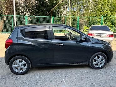Транспорт: Chevrolet Spark: 2018 г., 1 л, Автомат, Бензин, Хэтчбэк — 1