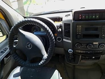 лобовой 124: Полный приводной микроавтобус Mercedes‑Benz Sprinter 4x4 (длинная — 4