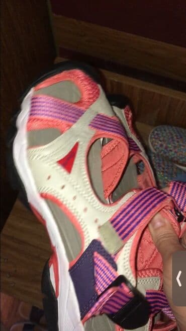 Киреге берилүүчү кийимдер: В связи с отъездом продаётся новая и почти новая (в отличном — 5