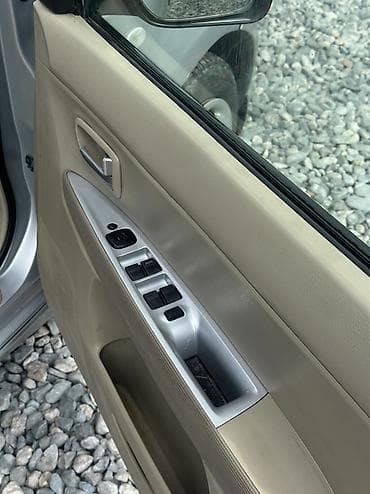 Mazda Demio: 2004 г., 1.3 л, Автомат, Газ, Хэтчбэк — 6