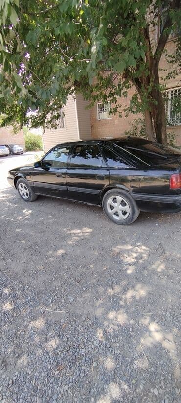 Mazda 626: 1990 г., 2 л, Механика, Хэтчбэк