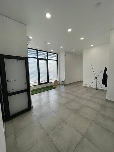 дом жм алтын ордо: Кеңселерди ижаралоо, 120 м², Турак комплексинде, Тоолор көрүнүп турат, 1-катар, Өзүнчө кире бериши менен — 2