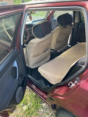 Транспорт: Volkswagen Vento: 1994 г., 1.6 л, Механика, Бензин, Седан — 9