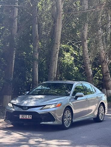 Toyota Camry: 2019 г., 2.5 л, Автомат, Гибрид, Седан at lalafo.kg Toyota Camry: 2019 г., 2.5 л, Автомат, Гибрид, Седан