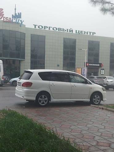 mazda kronos: Toyota Ipsum: 2002 г., 2.4 л, Автомат, Газ, Минивэн — 2