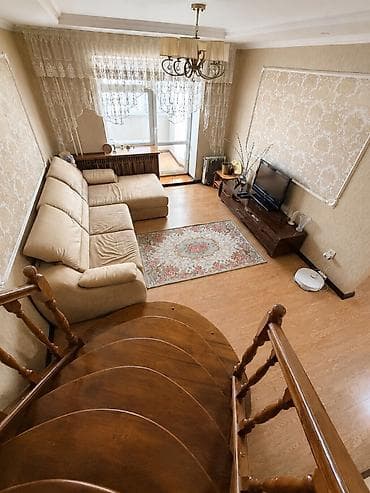 3 комнаты, 70 м², Цум 5 этаж, Старый ремонт