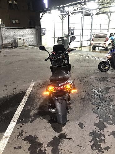gilera runner: Скутер (макси-скутер) черного цвета с тюнингом и спортивным стилем — 3