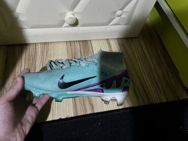 спортивное оборудование: Бутсы nike в отличном состоянии почти не носил! размер 39-40 если — 3