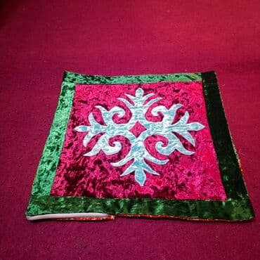 держатели для пододеяльника: Продаю бадушечки сидушки ручной работы из бархата с национальными — 16