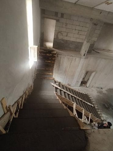 Тепкичтер жана тетиктер заказ менен: Бетон тепкичи Жеке менчик үй үчүн, Тепкичтин формасы: Бургуланма — 5