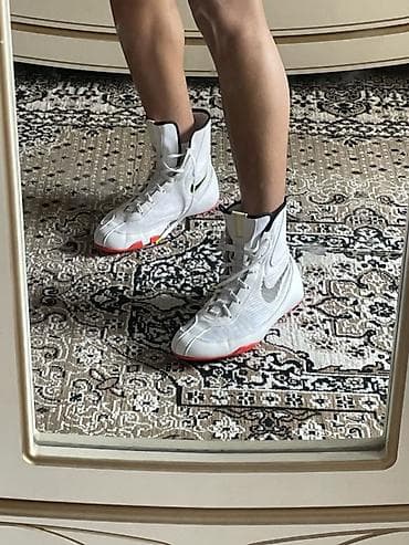 Мырзалардын бут кийими: Эркектердин кроссовкасы, 43, Asics, Колдонулган, түсү - Ак, Өзү алып кетүү, Акылуу жеткирүү — 3