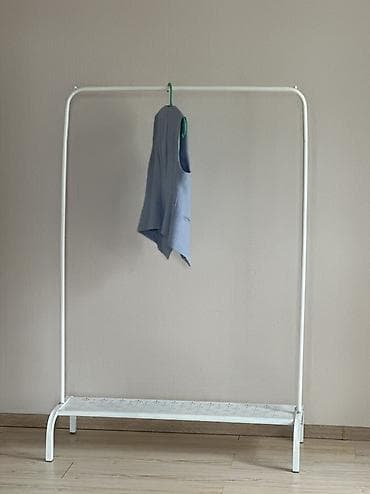 колесо для платья: Инстаграмная Металлическая напольная вешалка для одежды с полкой. - — 1