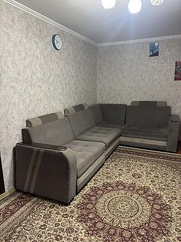 Угловой диван, C подушками