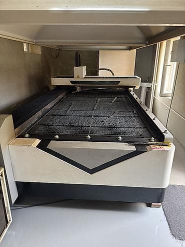 Продается оптоволоконный + СО2(2х головый) лазерный станок для резки at lalafo.kg Продается оптоволоконный + СО2(2х головый) лазерный станок для резки